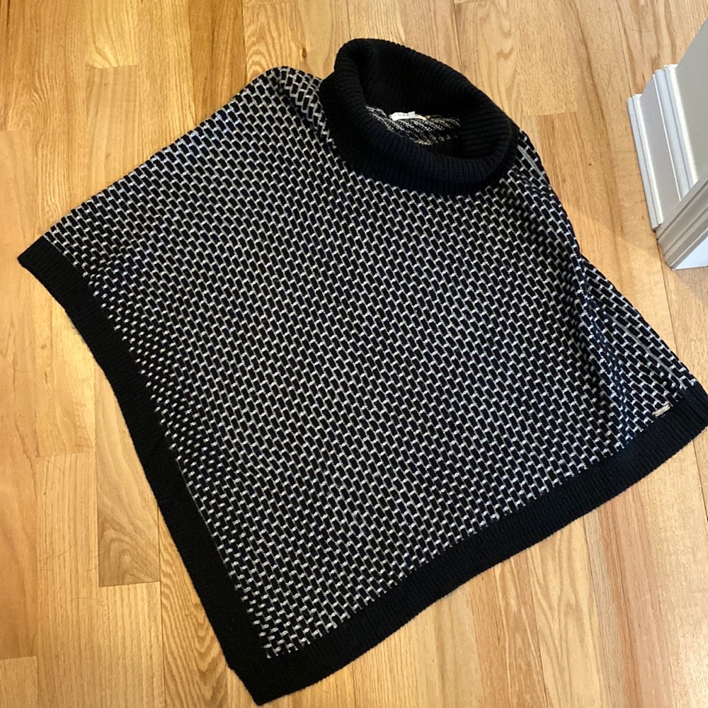 NWOT Calvin Klein Cowl Neck Shawl